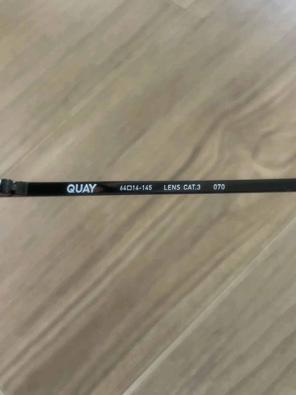 Quay “HIGH KEY “ Avaitor Black Sunglasses w/Gradient Smoke Lenses New